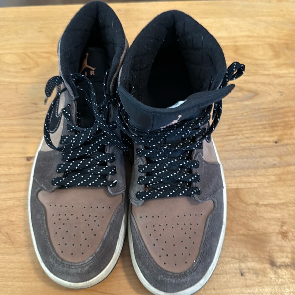 Jordan Mid 1
